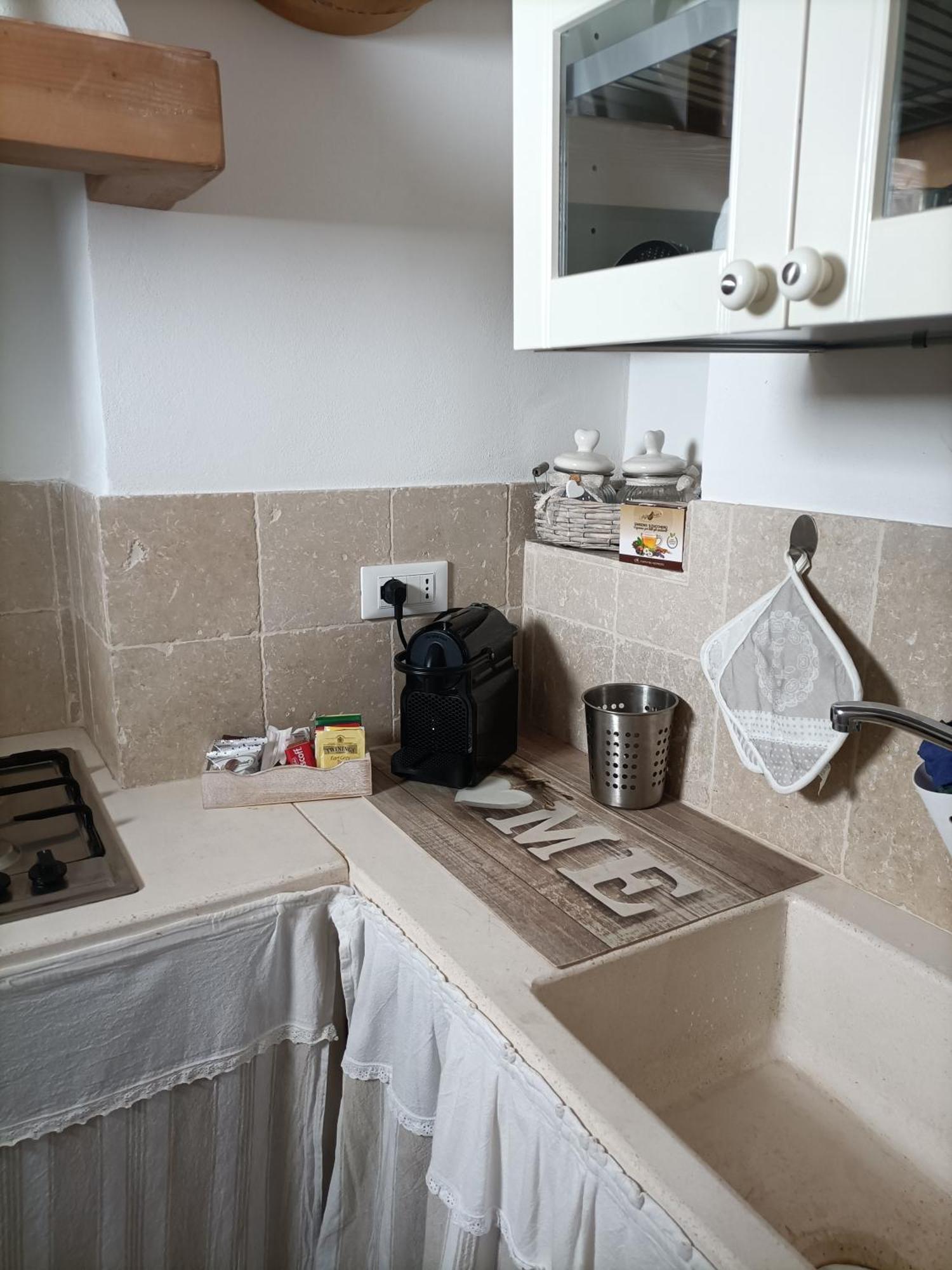Trudy'S Home Остуни Екстериор снимка